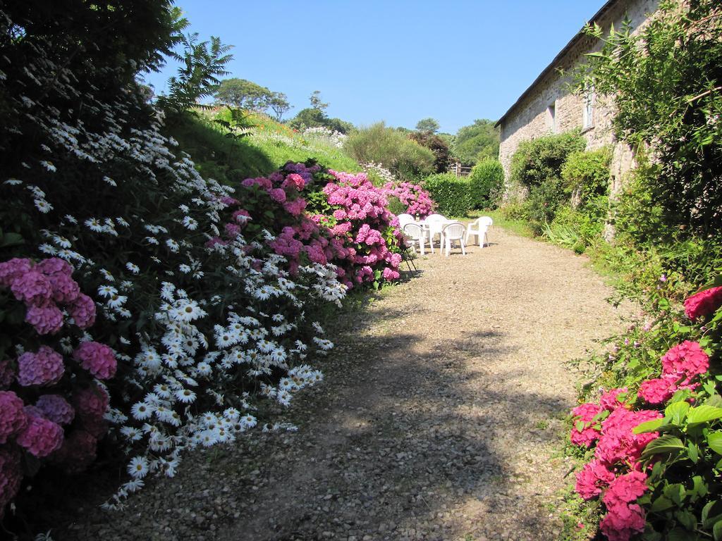 Gite De La Ferme De La Cour Crasville  Exterior photo